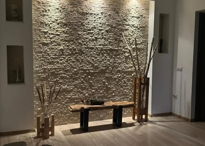 Serenity Garden Walking 2 Untold Apartment *